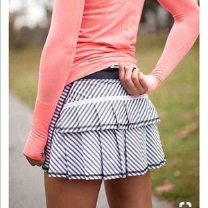 Rare striped Lululemon pace setter skirt size 2